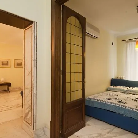 Urban House Apartament *